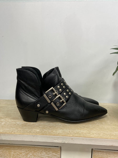 CORTEFIEL.Botines negros de piel tachuelas T.39 Hibuy market