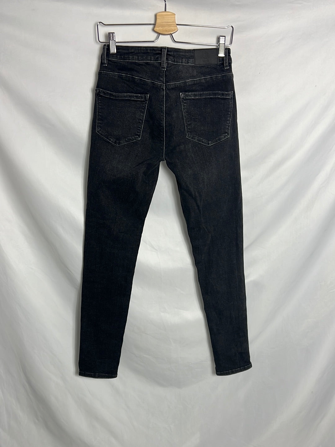 SPRINGFIELD. Denim pitillo gris oscuro. T 40