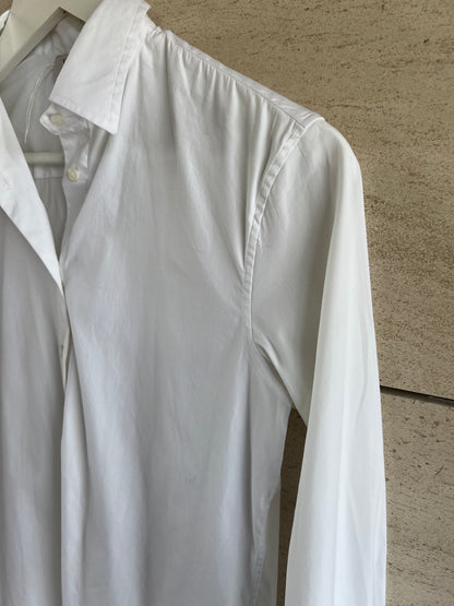 UMO COLLCETION. Camisa blanca básica.- T 40 (M)