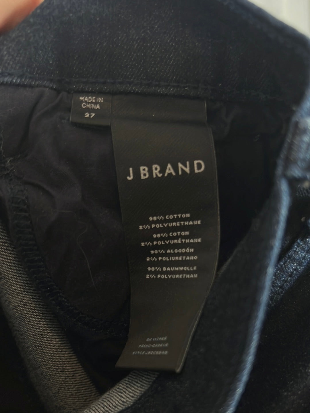 J BRAND. Denim oscuro cropped  volante. T 27(36)