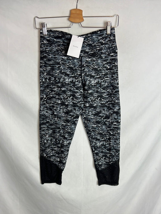 BERHSKA. Mallas deporte cropped estampada. TM