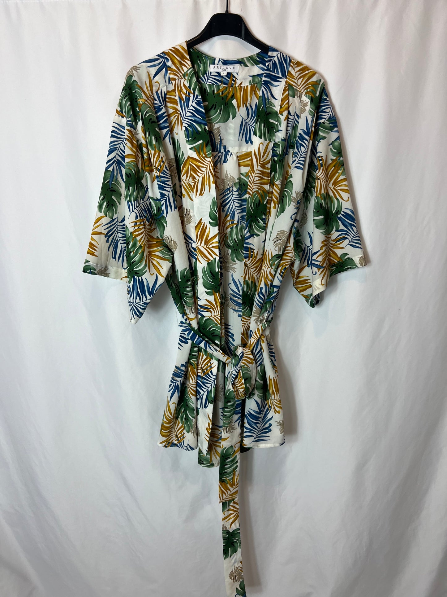 ARTLOVE. Kimono estampado tropical. T S