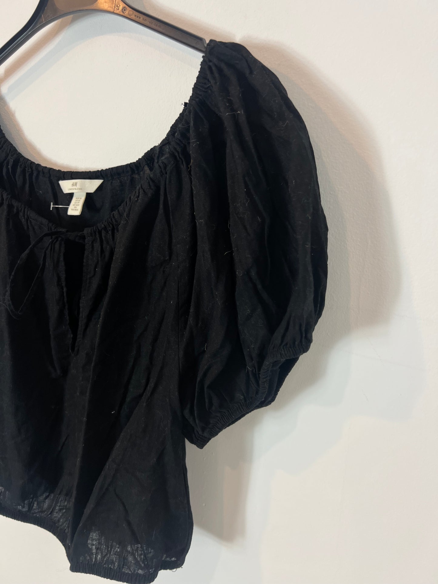 H&M. Top negro mangas T.xs