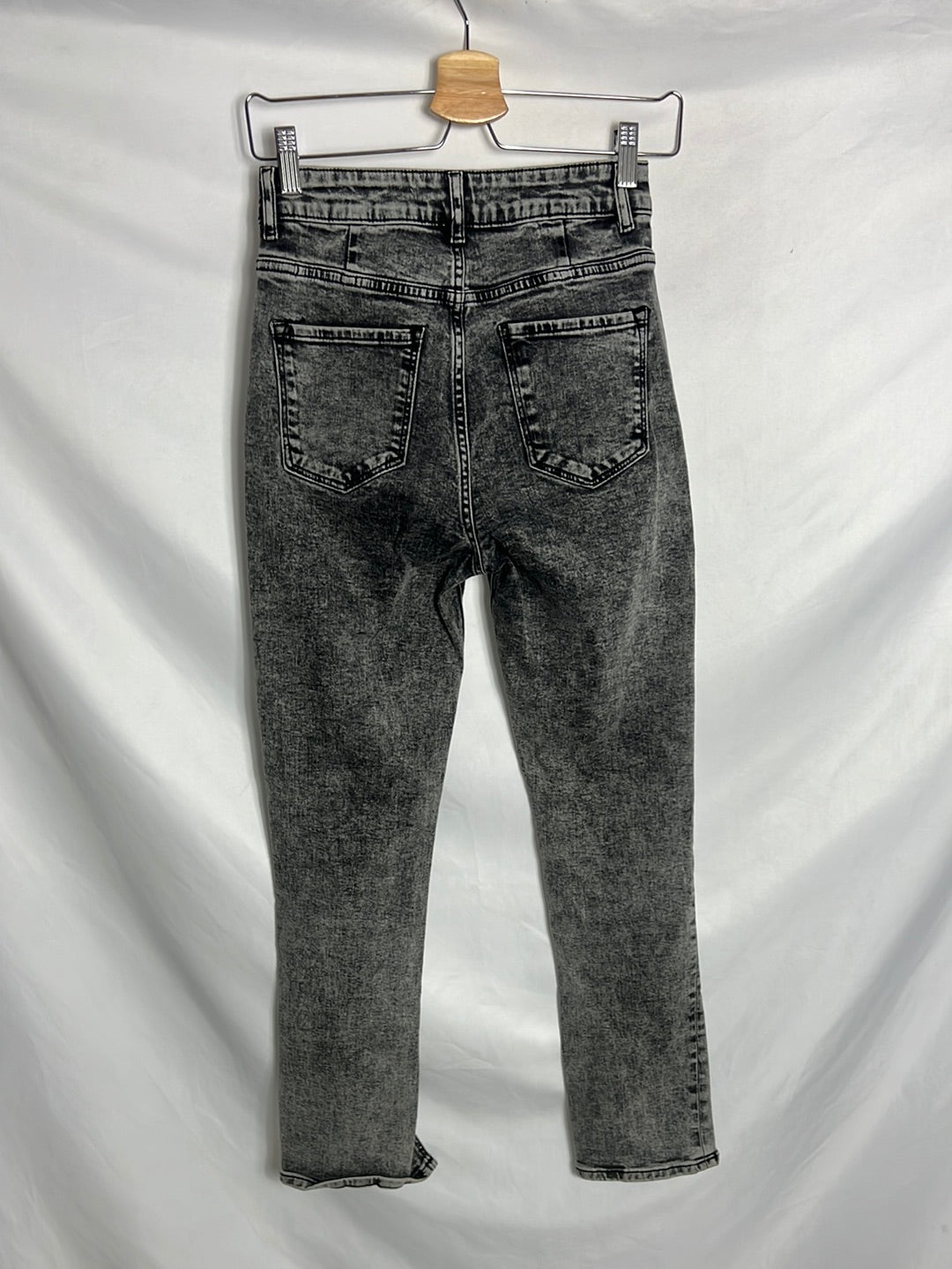 ZARA. Pantalón denim gris recto aperturas. T 34