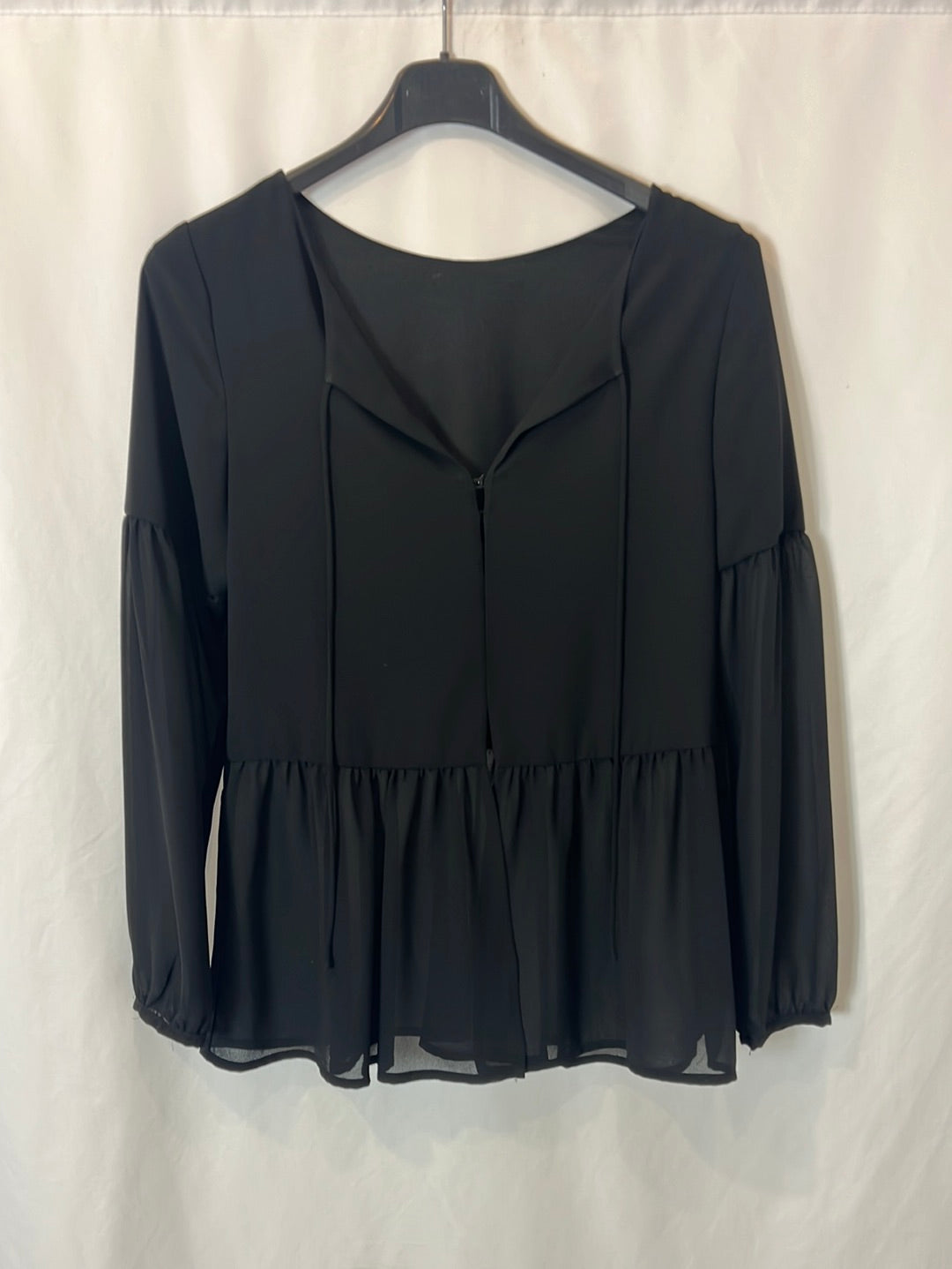 BIMANI. Blusa negra corchetes. T S