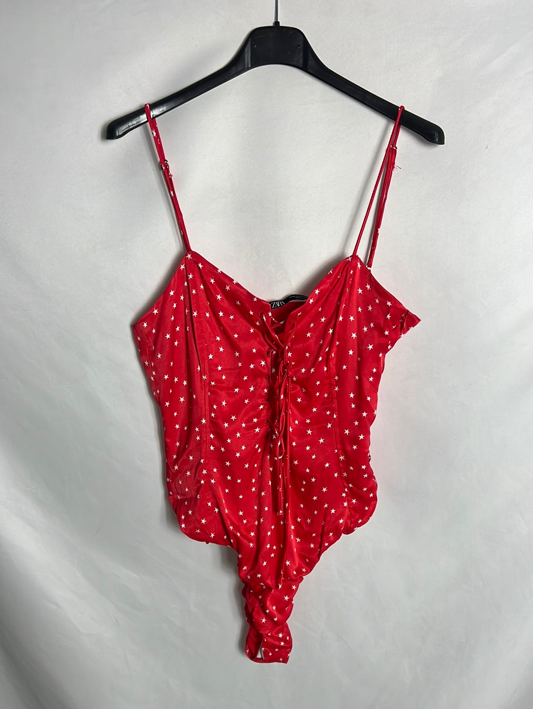 ZARA. Body rojo satinado estrellas. T M