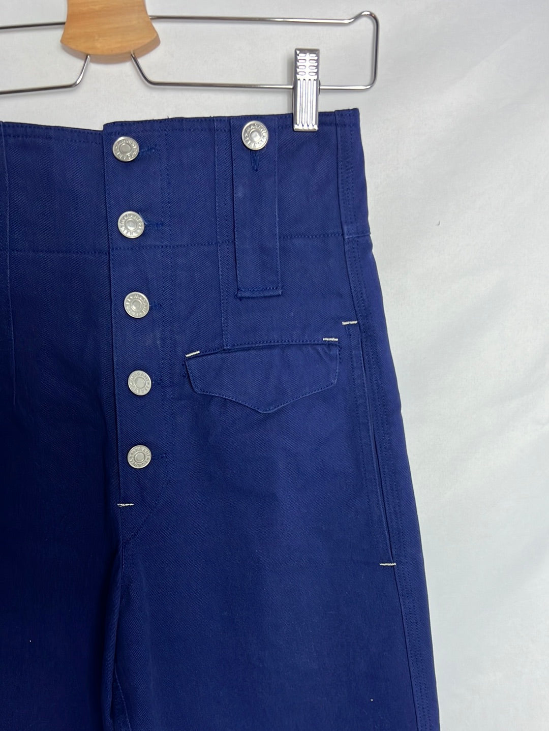 ISABEL MARANT. Pantalón azul denim recto abotonado T 34