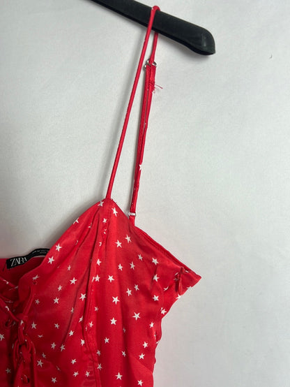 ZARA. Body rojo satinado estrellas. T M