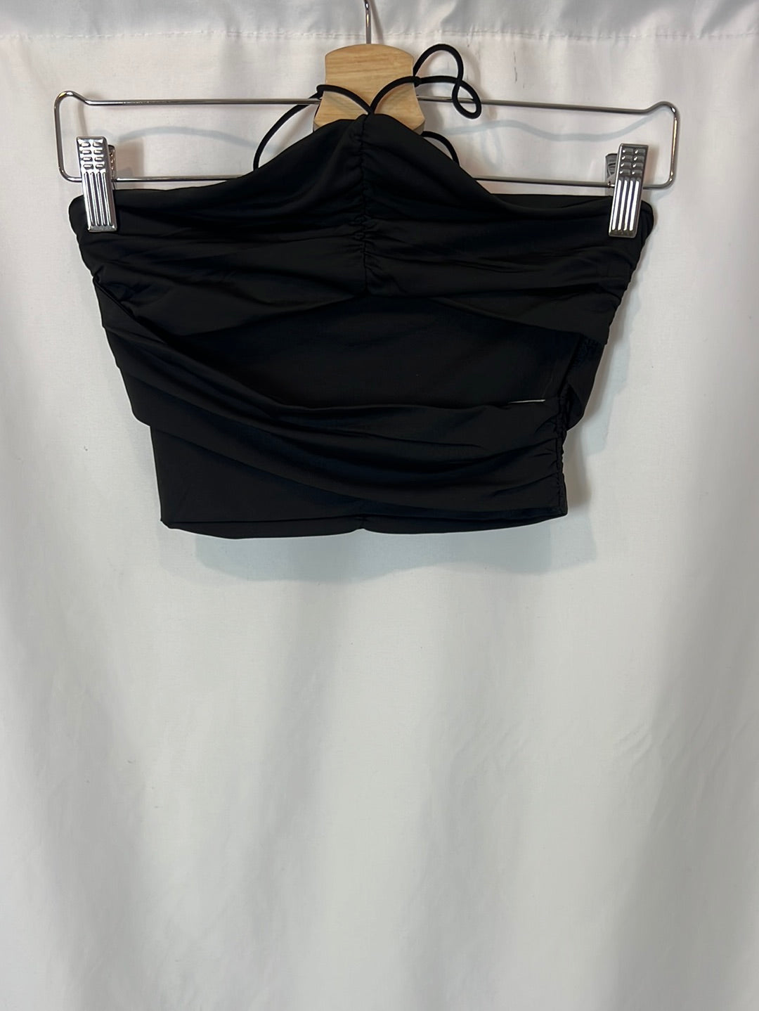 ZAFUL. Crop top negro aberturas. T S