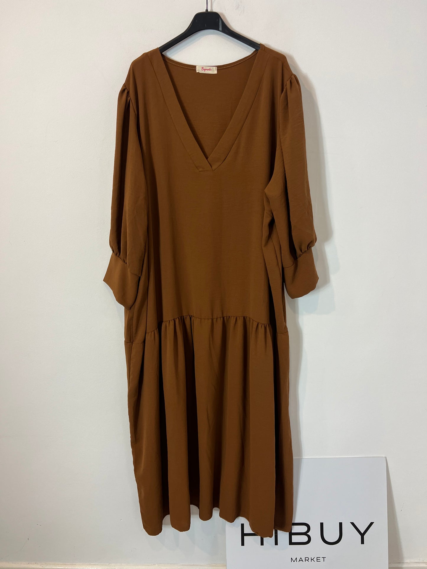 BUGANVILIA. Vestido camel mangas ligeramente abullonadas T.3xl