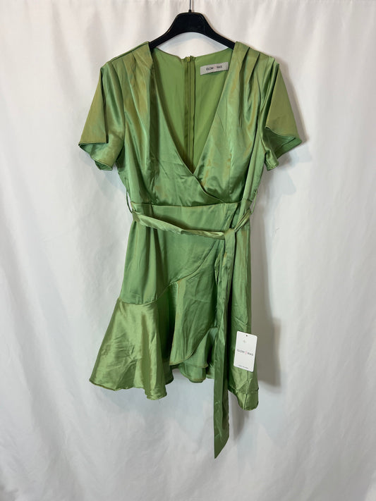 GLOWRIAS. Vestido corto verde satinado. T S