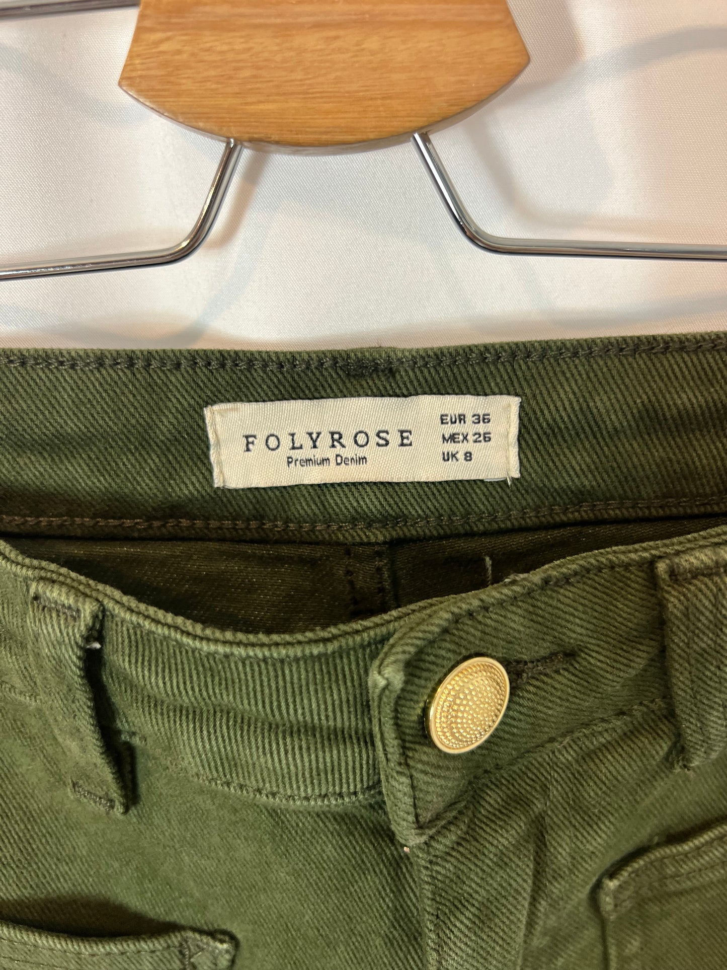 FOLYROSE. Pantalón verde acampanado T.36