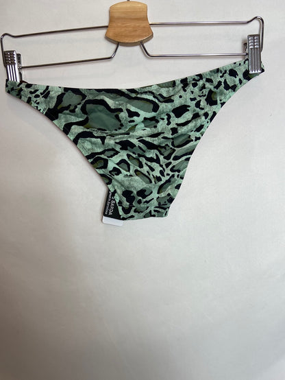 ANDRÉS SARDA. Bikini camuflaje T.70/38