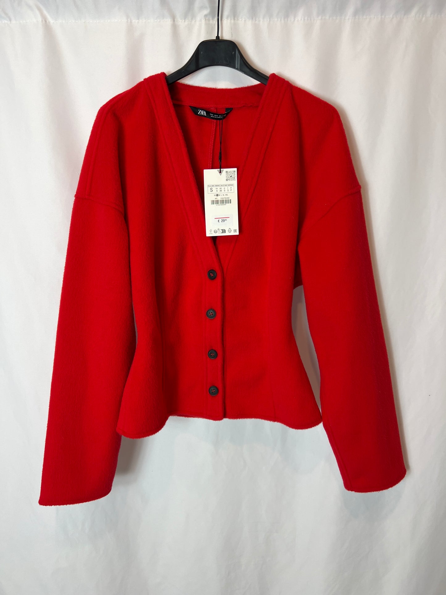 ZARA. Chaqueta roja suave T.s