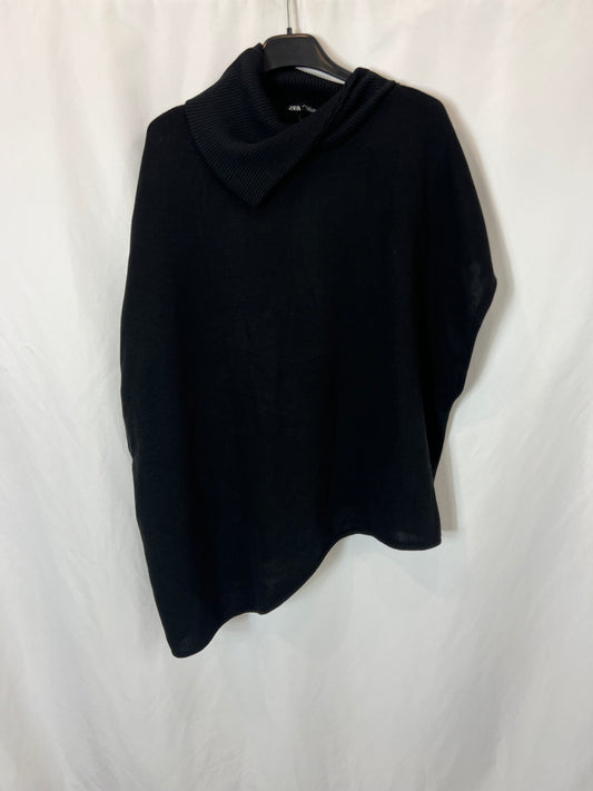 ZARA. Top/jersey  punto negro asimétrico . T M