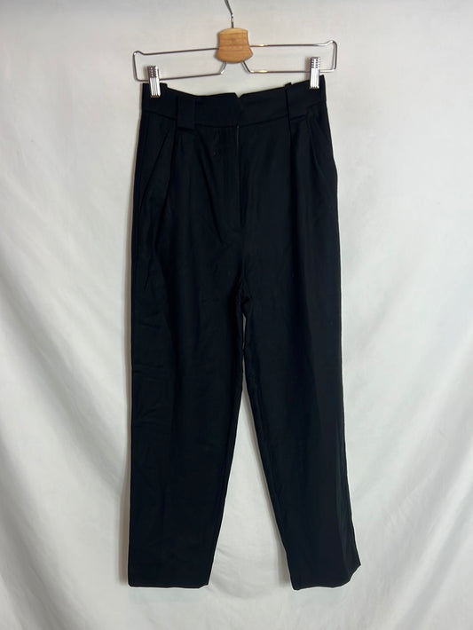 MASSIMO DUTTI. Pantalón negro pinzas textura. T 34