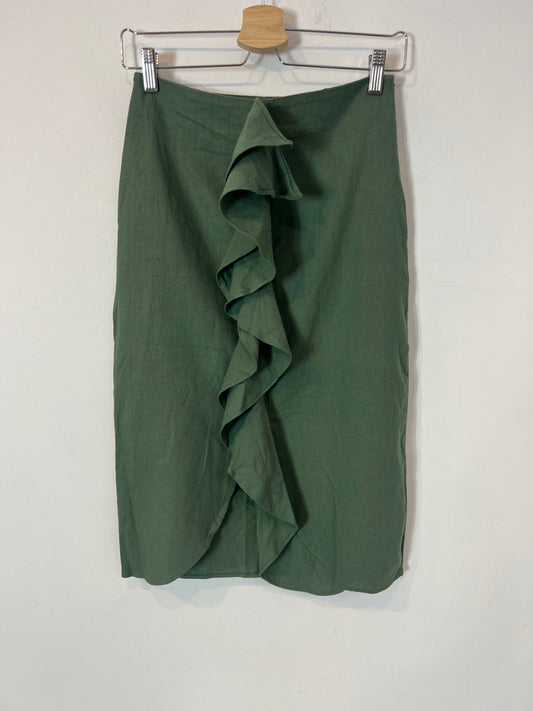 ZARA. Falda midi verde volante con lino T.xs