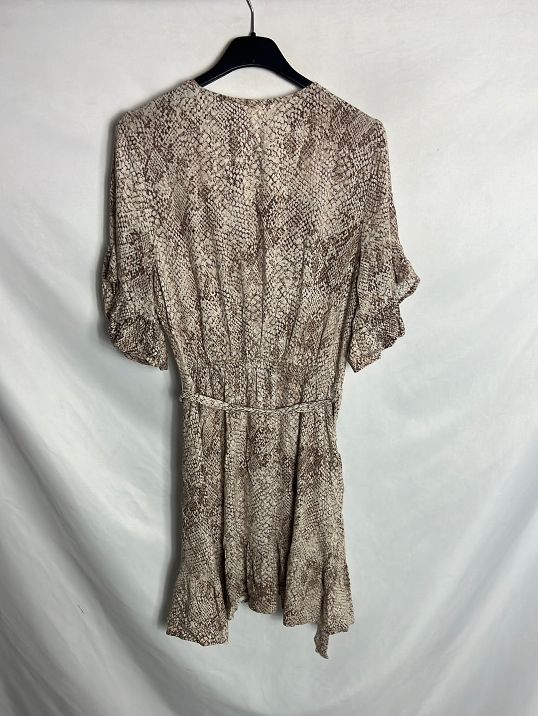 OYSHO. Vestido animal print cruzado. TM