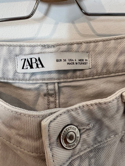 ZARA. Pantalón gris claro slouchy T.36