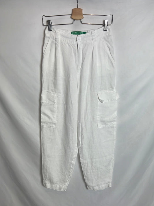 BENETTON. Pantalón lino blanco cargo. T 38