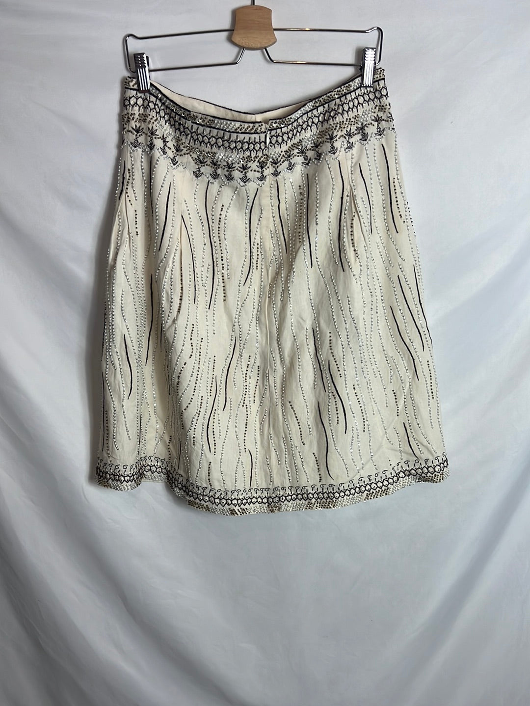 ZARA. Falda beige abalorios T.38