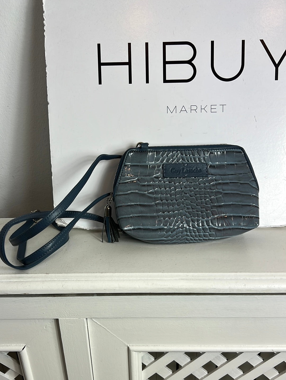 GUY LAROCHE. Bolso mini azul piel troquelada