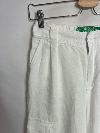 BENETTON. Pantalón lino blanco cargo. T 38