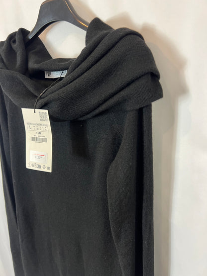 ZARA. Jersey negro cuello alto .T L