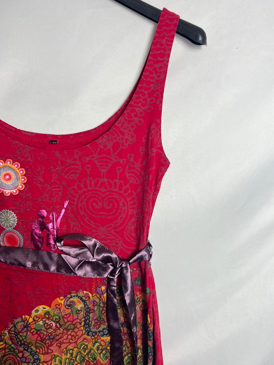 DESIGUAL. Vestido corto rojo estampado. T M