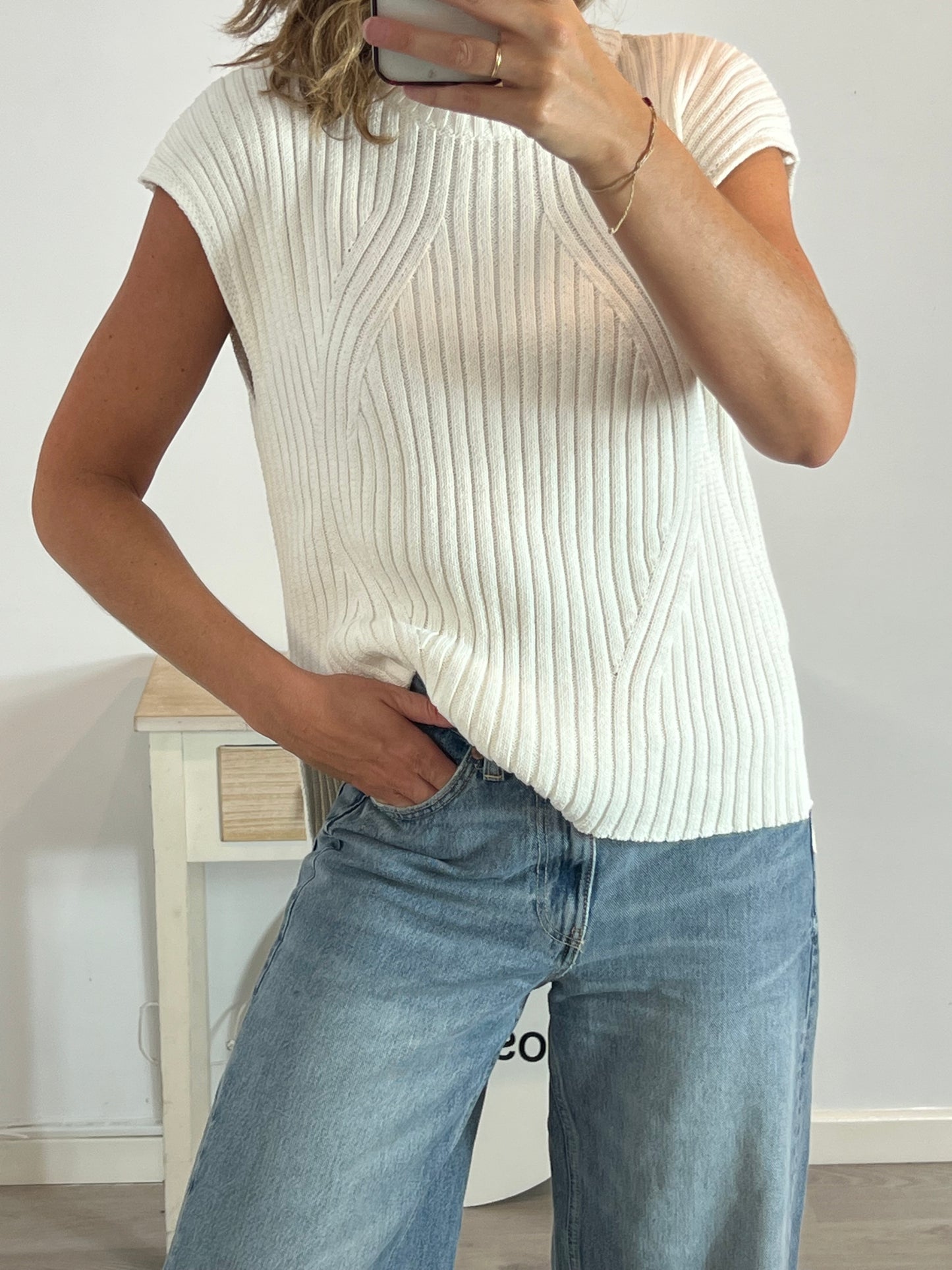 ZARA. Top beige canale. T L