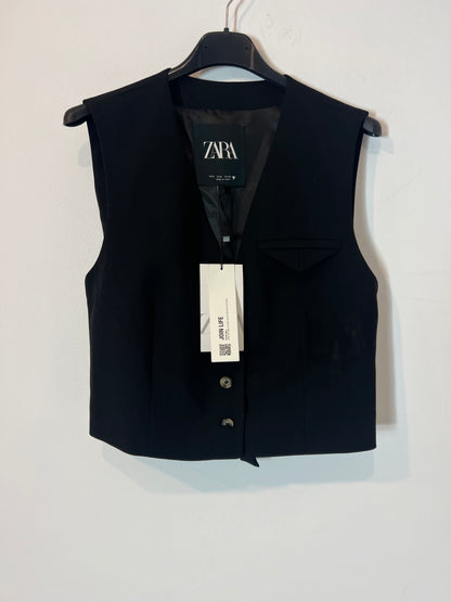 ZARA. Chaleco negro botones T.s