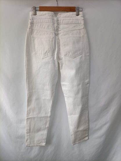 ZARA. Denim blanco carrot fit T.36