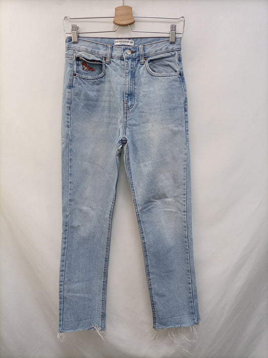 PULL&BEAR. Pantalón denim claro T.34