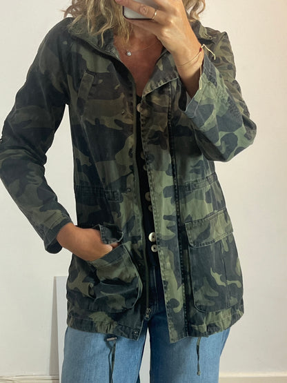 BLENDSHE. Cazadora denim estampado militar . T XS