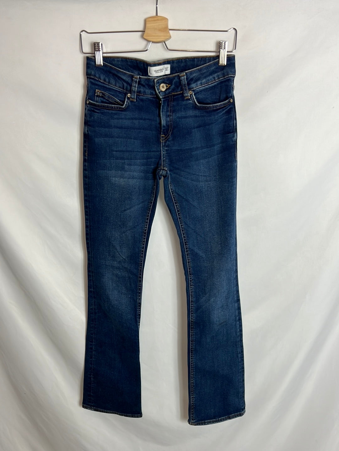 MANGO. Pantalón denim campan T.36