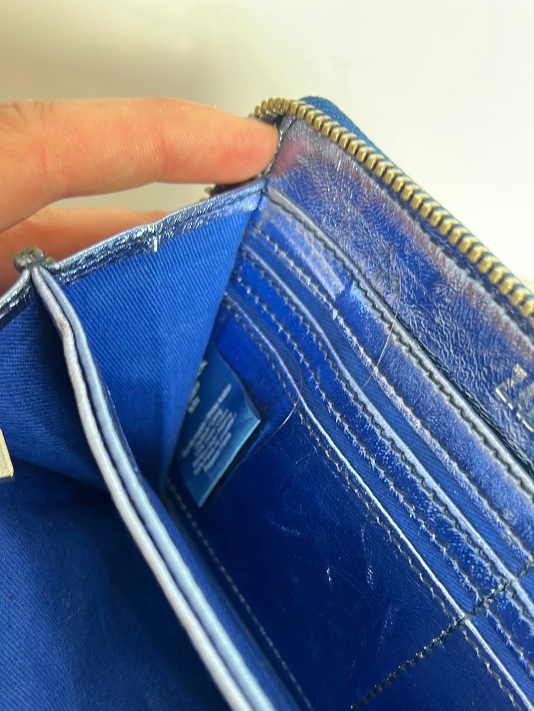 ZADIG&VOLTAIRE . Cartera piel azul metalizada