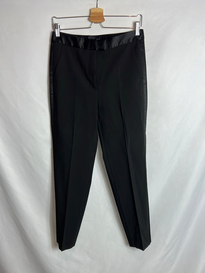 ZARA. Pantalón negro pinzas detalle satinado. T M