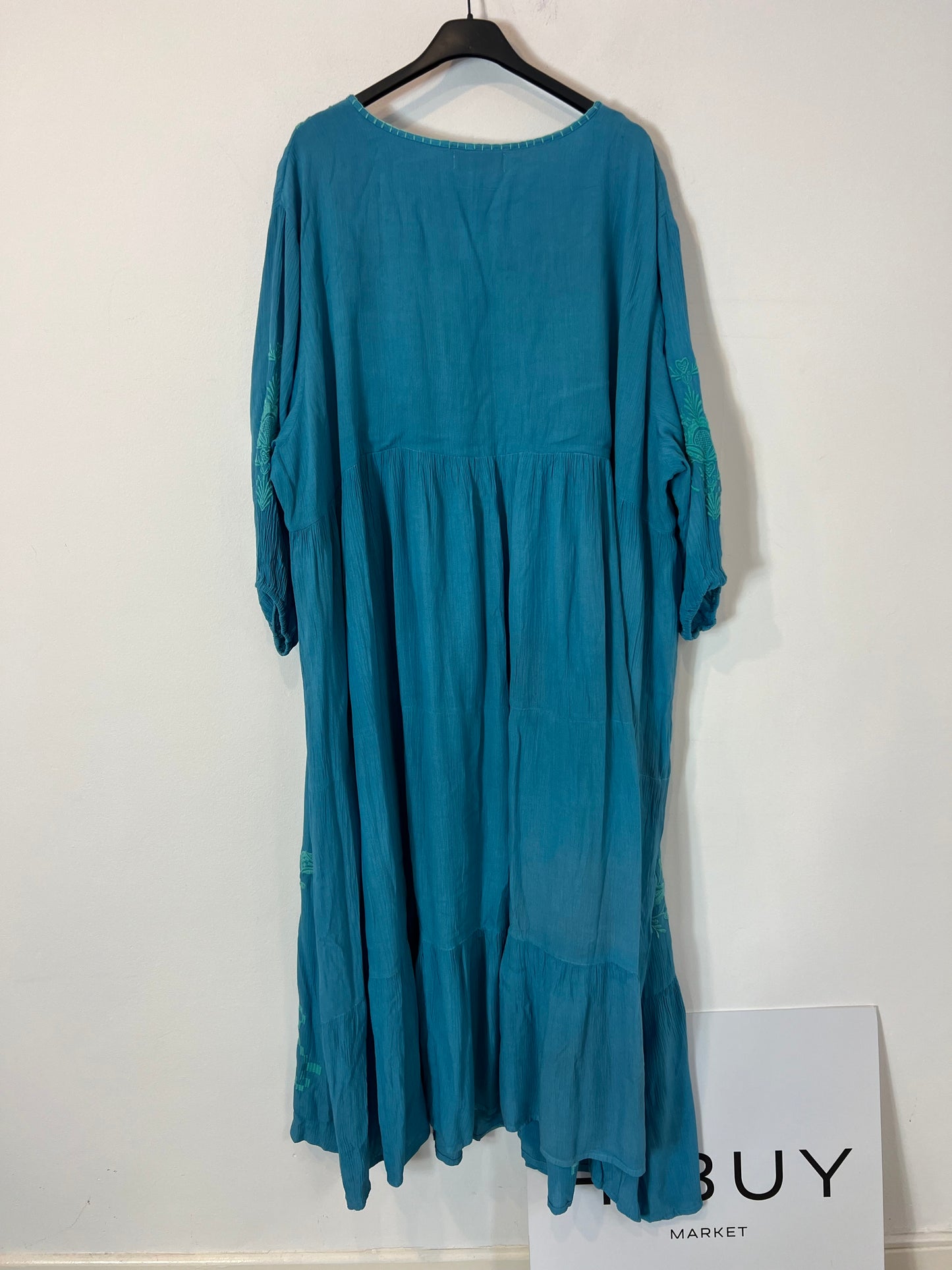 BUGANVILIA. Vestido azul estampado verde bordado T.3xl