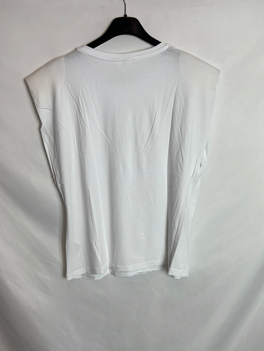 OBJECT. camiseta blanca hombreras . T L