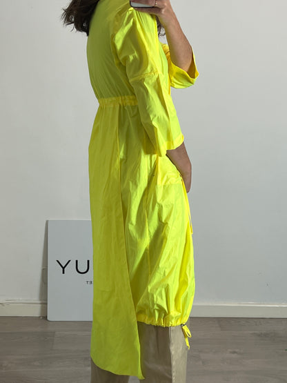 UMO COLLECTION. Cortavientos amarillo  botones joya T.38