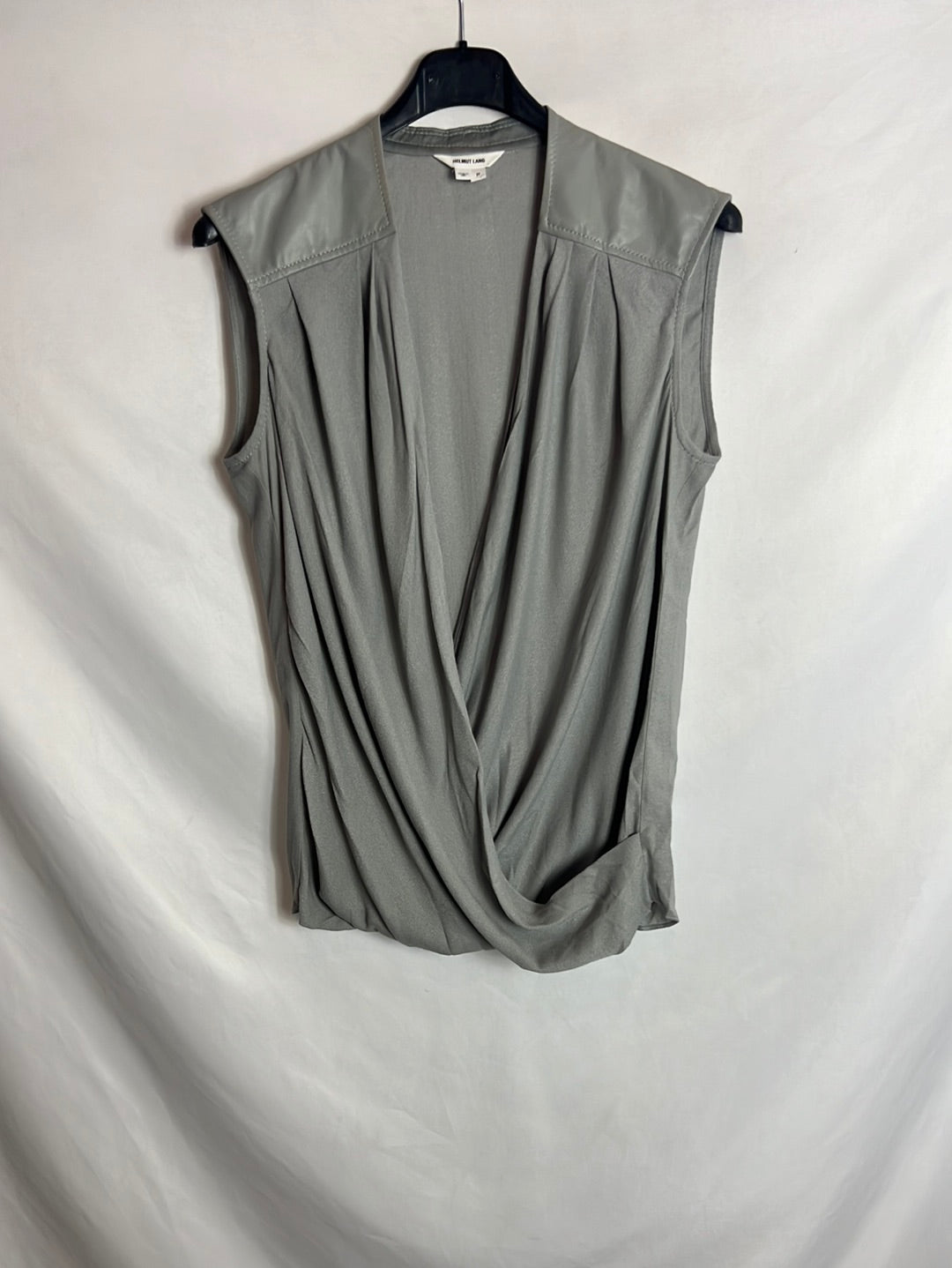 HELMUT LANG. Top gris fluido detalle hombros . T S