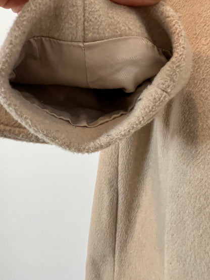 PEDRO DEL HIERRO. Abrigo beige capucha con pelo T.m