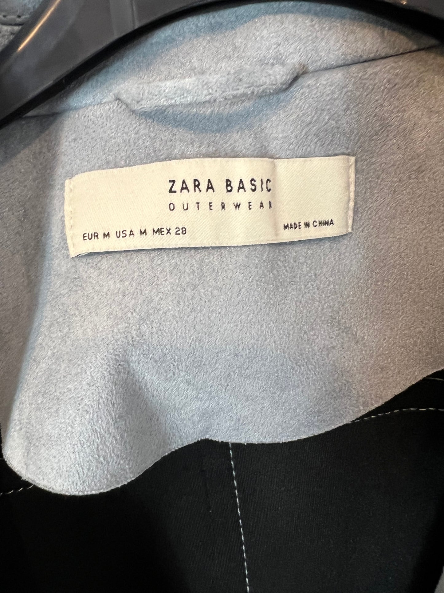 ZARA. Biker efecto piel azul claro. T M