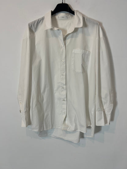 MANGO. Camisa blanca bolsillo. T M