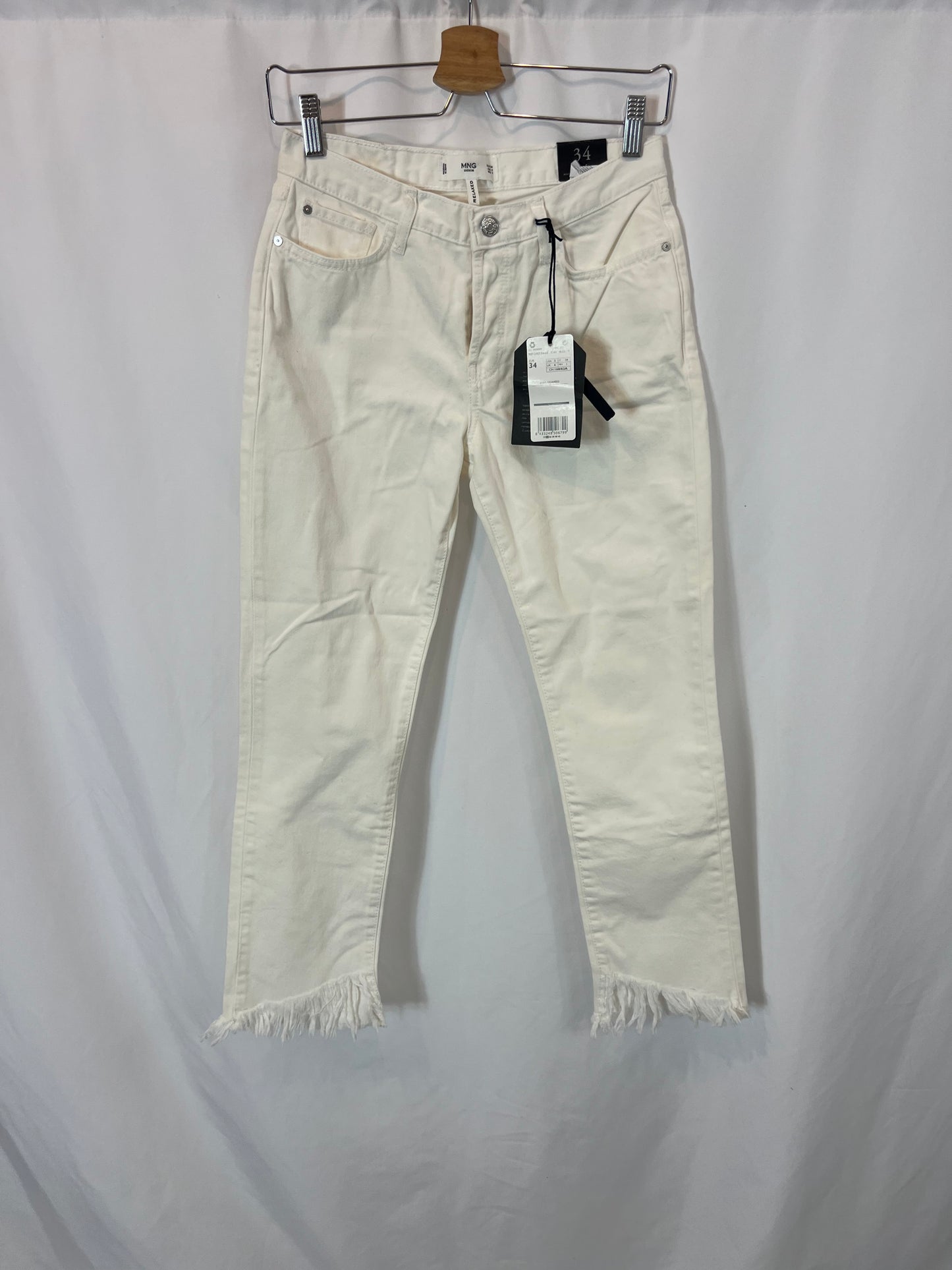 MANGO. Denim blanco abotonado flecos. T 34