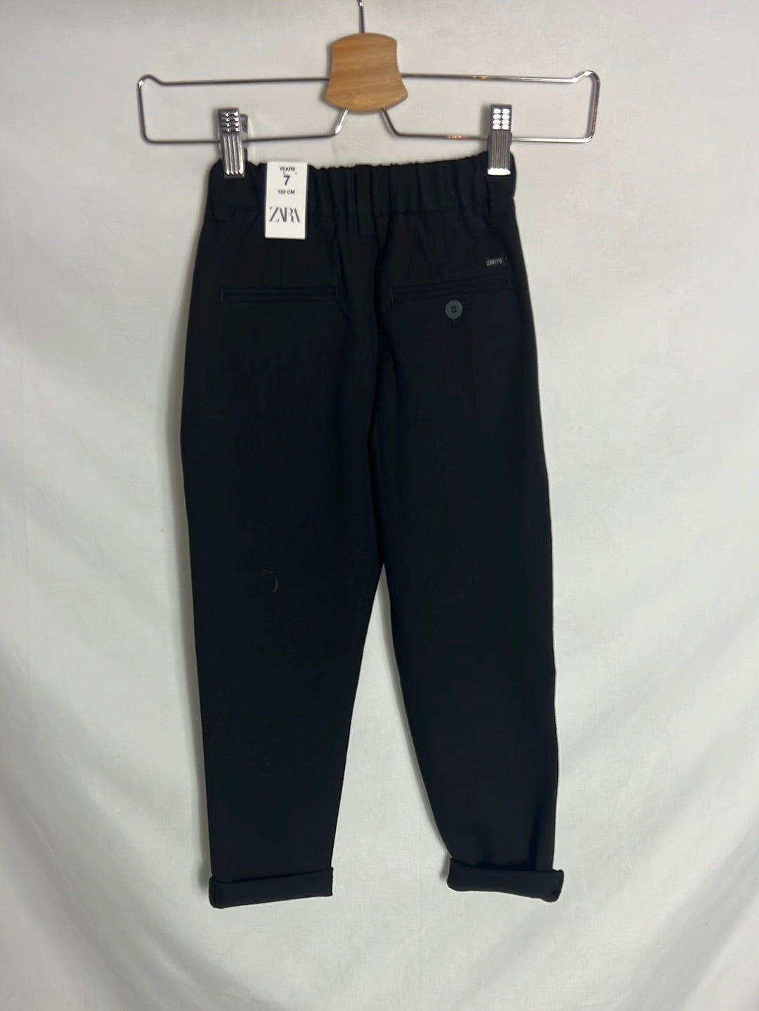 ZARA. Pantalón felpa negro estilo chino. T 7 años