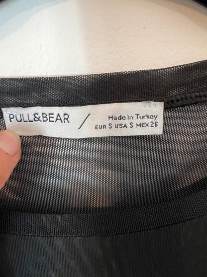 PULL&BEAR. Top negro rejilla T.s