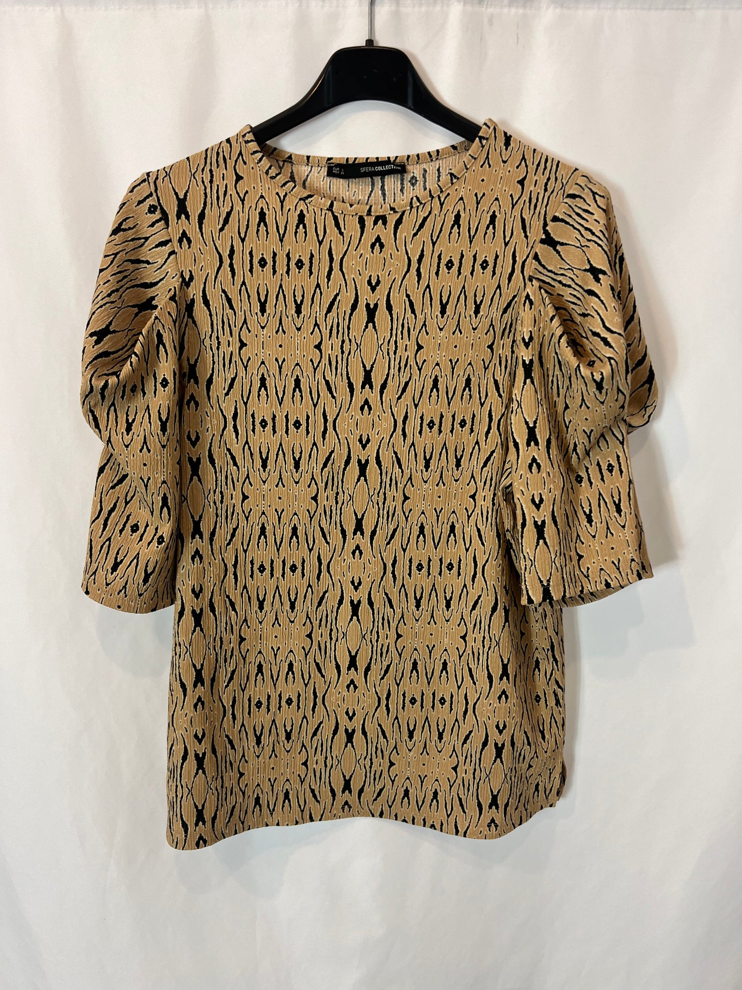 SFERA. Conjunto beige estampado. T S/M