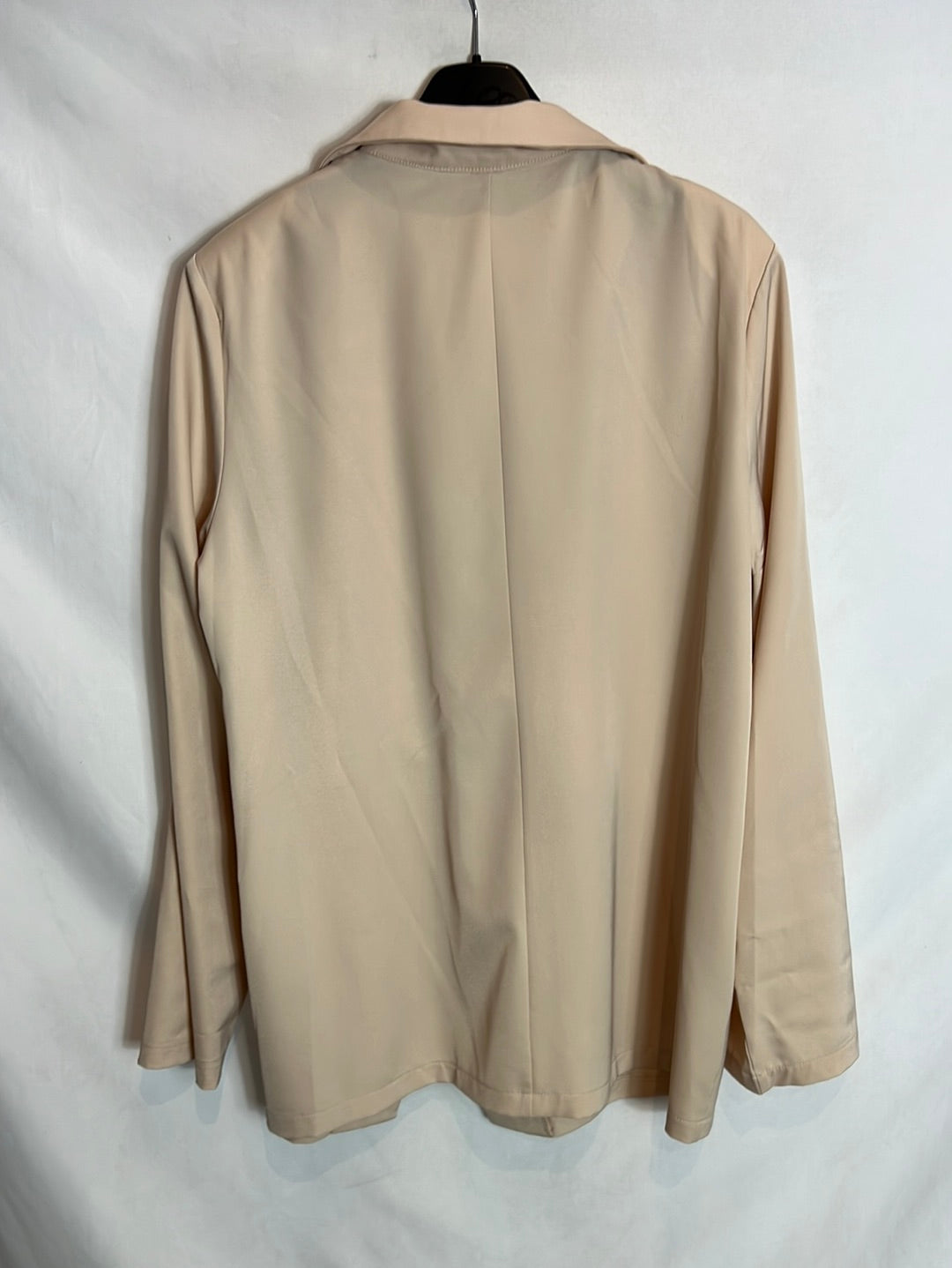 SHEIN. Blazer beige fluida. T L