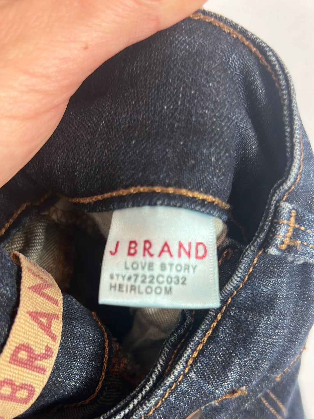 J BRAND. Denim oscuro efecto desgastado acampando. T 27 (38)